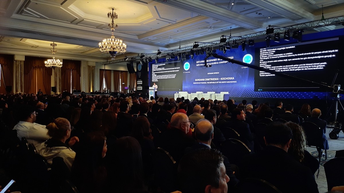 Türkiye ve dünyadan iş dünyasının liderlerini, akademisyenleri, bürokratları ve sektör...