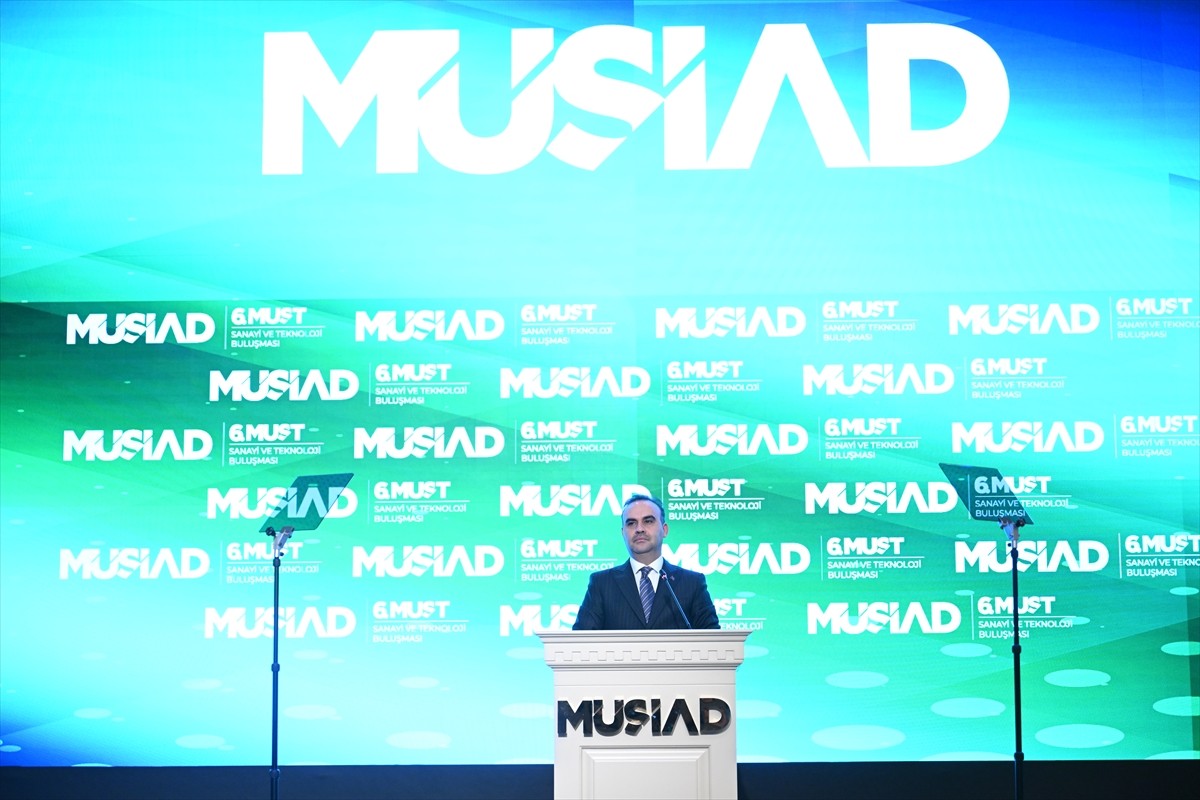 Sanayi ve Teknoloji Bakanı Mehmet Fatih Kacır, İstanbul'da Müstakil Sanayici ve İşadamları Derneği...