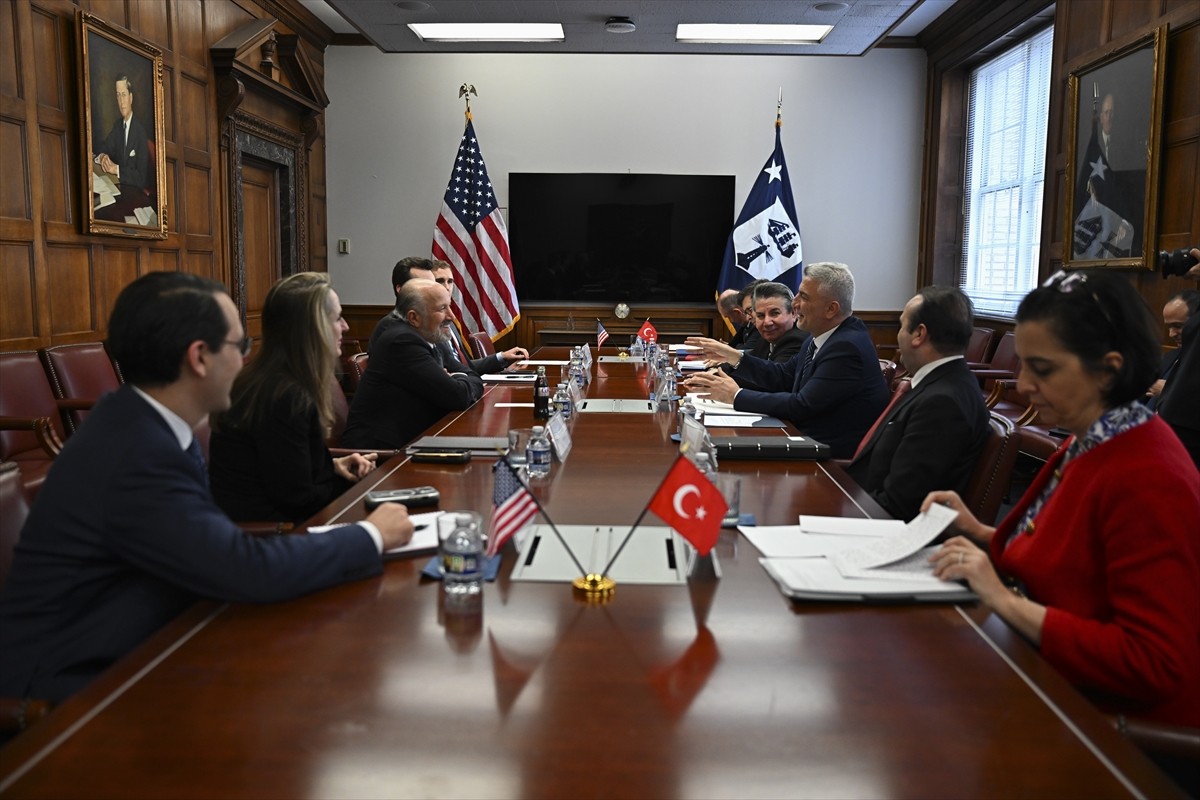 Bir dizi üst düzey temas gerçekleştirmek üzere ABD'nin başkenti Washington'da bulunan Ticaret...