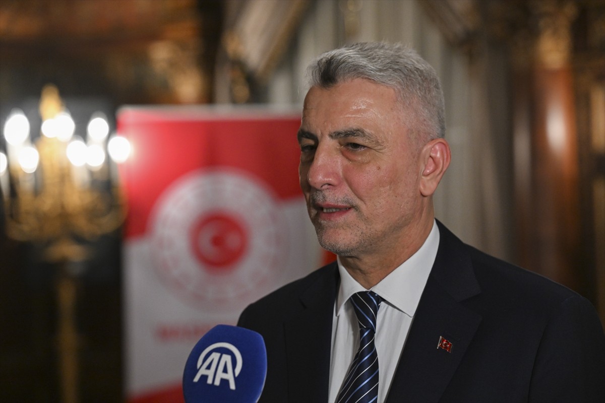 ABD ile ikili ticari ve ekonomik ilişkileri geliştirmek amacıyla Washington'da temaslarda bulunan...