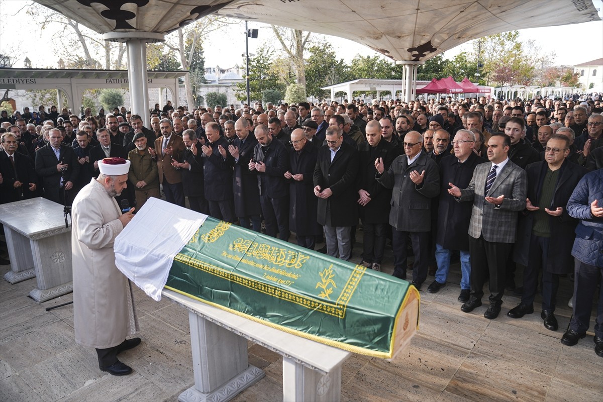 Türkiye Cumhuriyet Merkez Bankası (TCMB) Başkanı Fatih Karahan'ın annesi Hatice Karahan için Fatih...