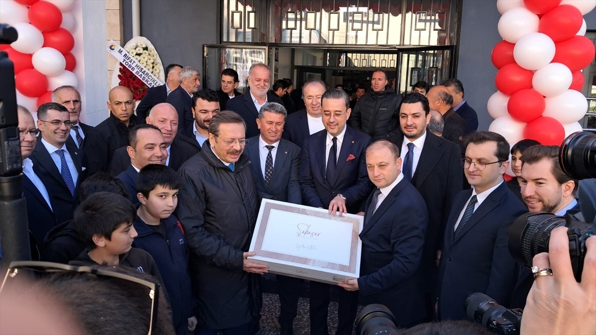 Türkiye Odalar ve Borsalar Birliği (TOBB) Başkanı Rifat Hisarcıklıoğlu, Denizli'nin Buldan...