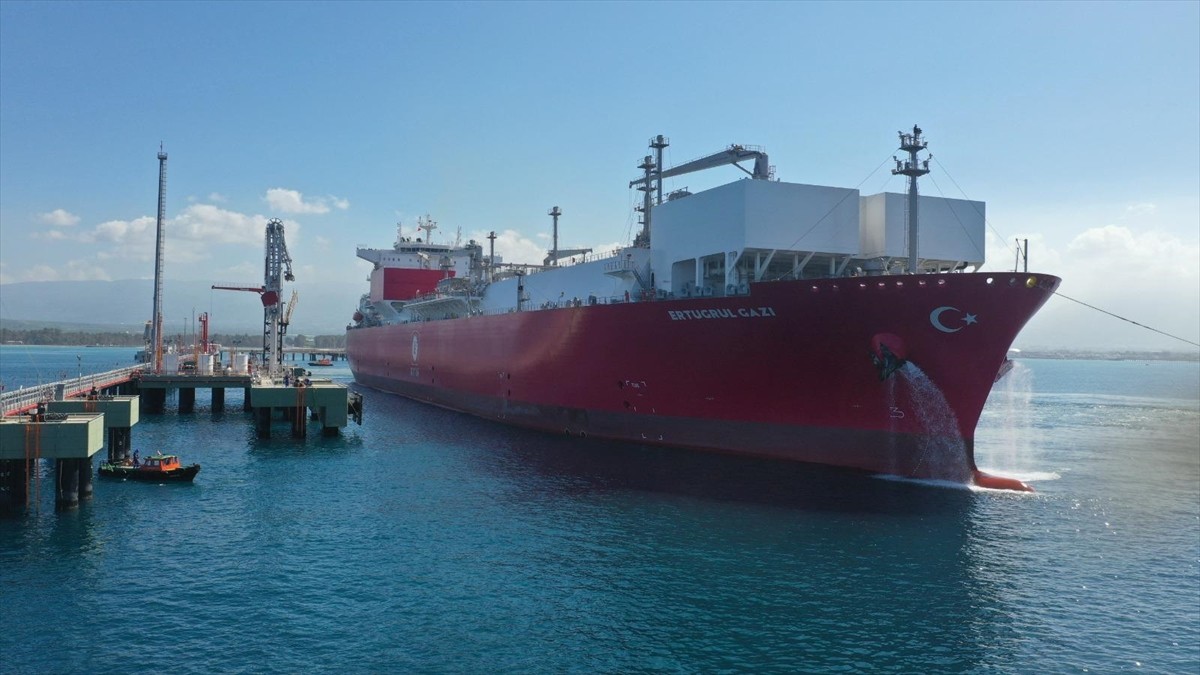 Enerji ve Tabii Kaynaklar Bakanı Alparslan Bayraktar, Türkiye'nin ilk Milli Yüzer Depolama ve...