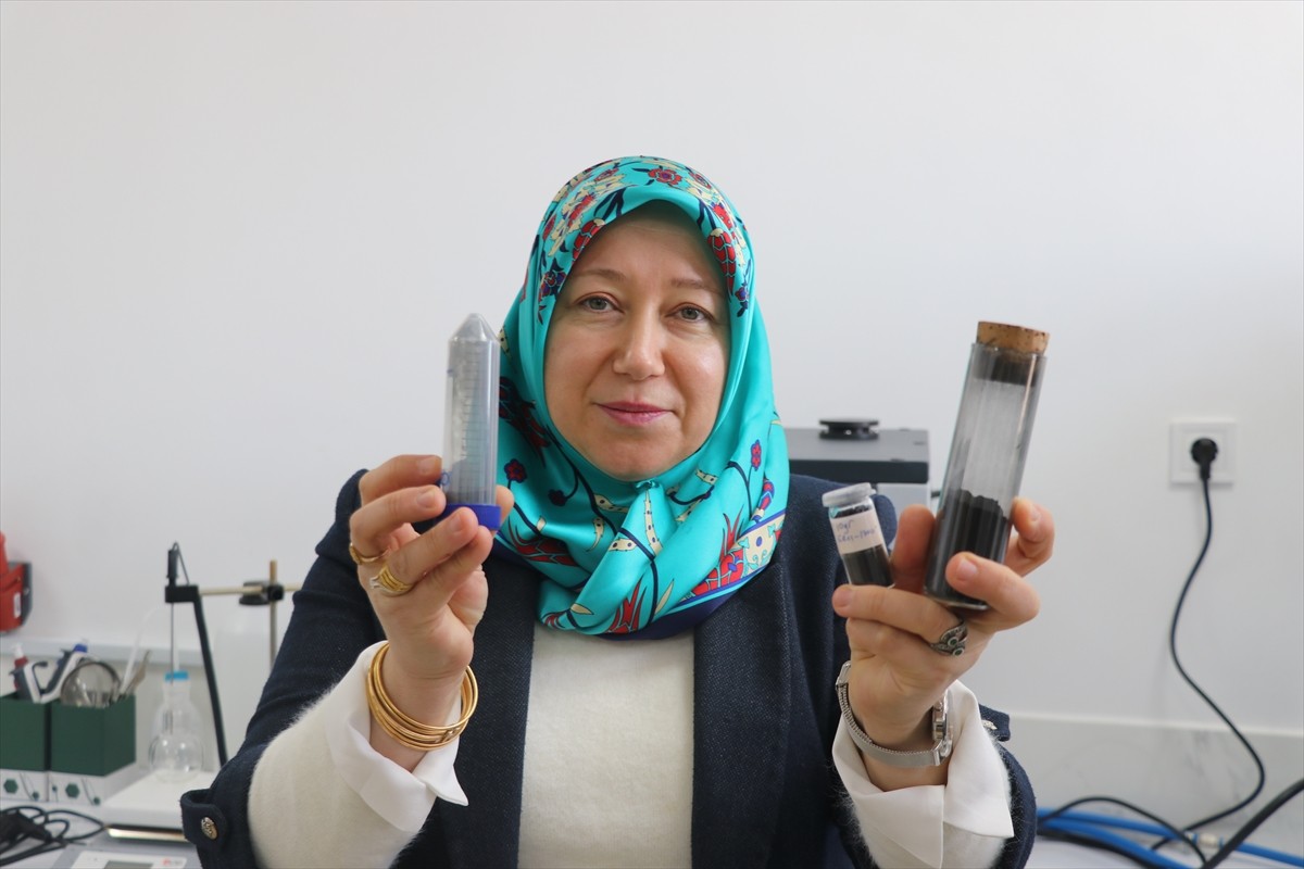 Yozgat Bozok Üniversitesinde görev yapan iki akademisyen Prof. Dr. Berna Yavuz Pehlivanlı (solda)...