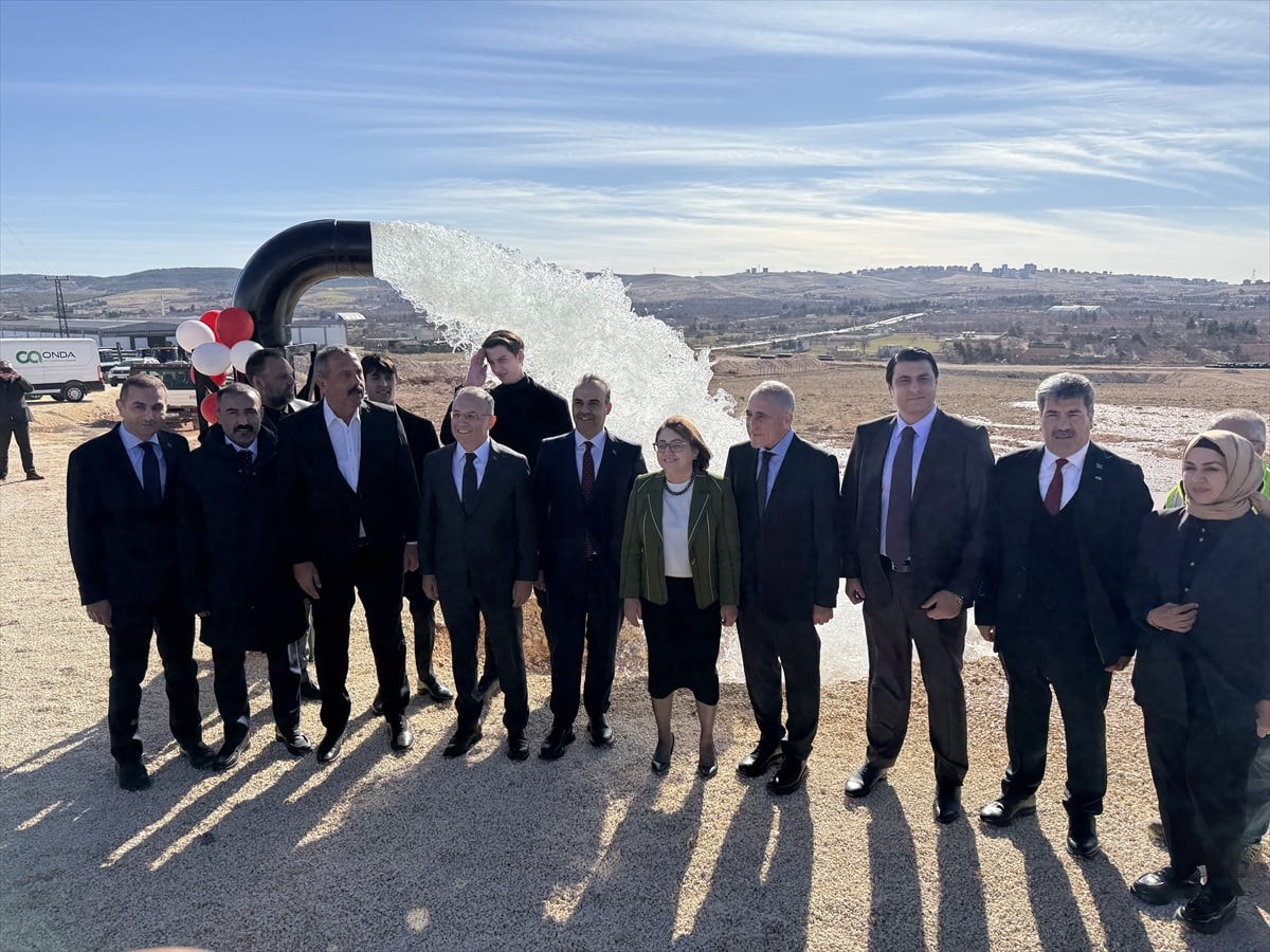Sanayi ve Teknoloji Bakanı Mehmet Fatih Kacır, (fotoğrafta) Gaziantep'te gerçekleştirilen OSB...