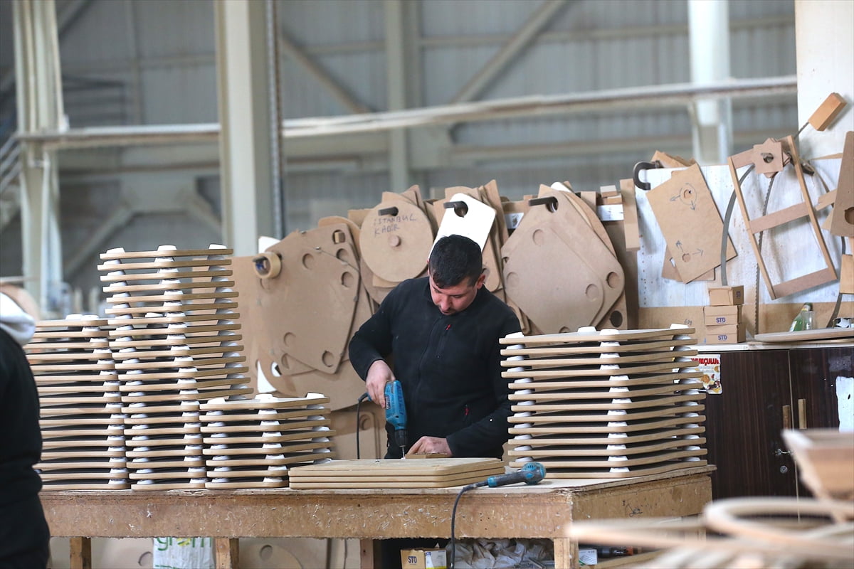 Hatay'da 6 Şubat 2023'teki depremlerin ardından oluşan istihdam açığının önüne geçilmesi için...