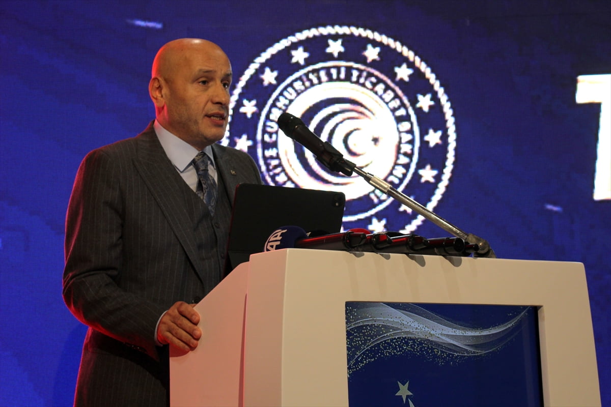 Batı Akdeniz İhracatçılar Birliği (BAİB) tarafından Antalya'nın Kepez ilçesindeki Mimar Sinan...