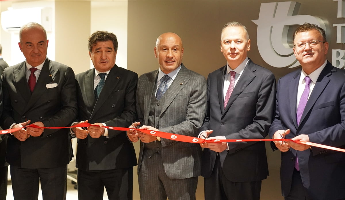 Türk Ticaret Bankası'nın Antalya şubesi, törenle hizmete açıldı. Törene, Ticaret Bakan Yardımcısı...