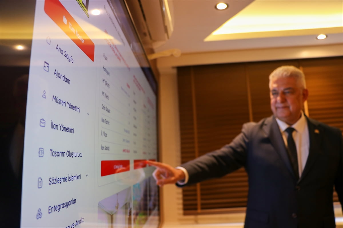 İzmir Emlak Komisyoncuları Odası (İZEKO) tarafından hayata geçirilen yapay zeka destekli müşteri...