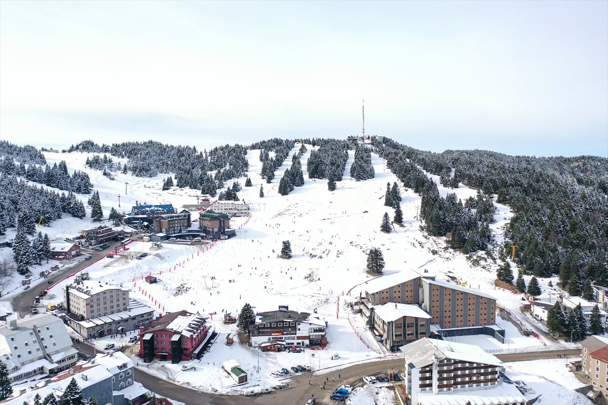 Kayak ve kış turizminin en önemli merkezlerinden Uludağ'daki konaklama tesislerinde yılbaşı...