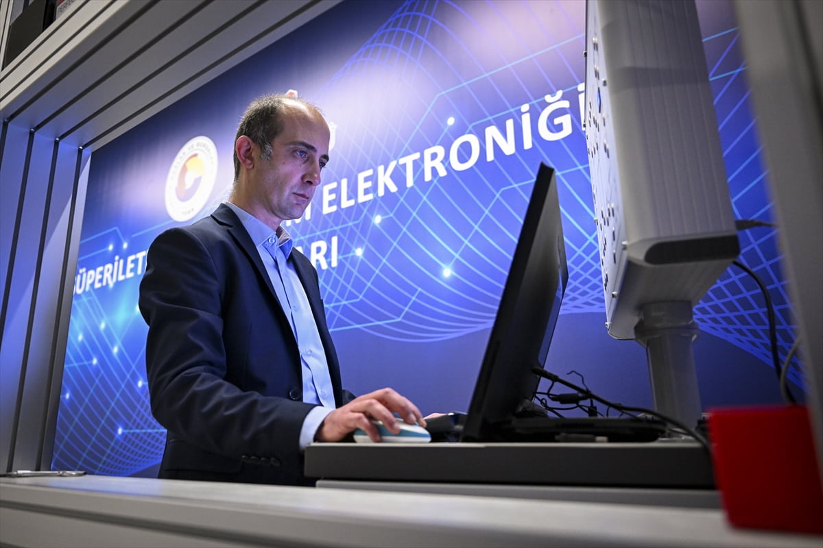 Kuantum bilgisayarların, yenilenebilir enerjinin yaygınlaşmasıyla ortaya çıkan şebeke...