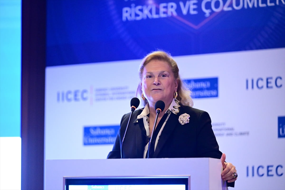 Sabancı Üniversitesi Kurucu Mütevelli Heyeti Başkanı Güler Sabancı, Sabancı Üniversitesi İstanbul...