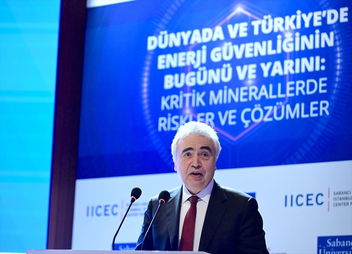 Sabancı Üniversitesi Kurucu Mütevelli Heyeti Başkanı Güler Sabancı, Sabancı Üniversitesi İstanbul...