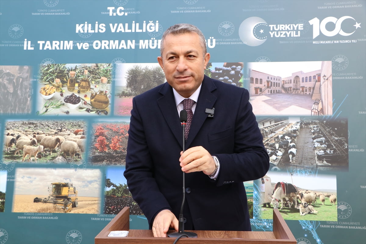 Kilis'te çiftçilere makine ve ekipman dağıtımı yapıldı. Tarım ve Orman Bakanlığı ile Kilis İl...