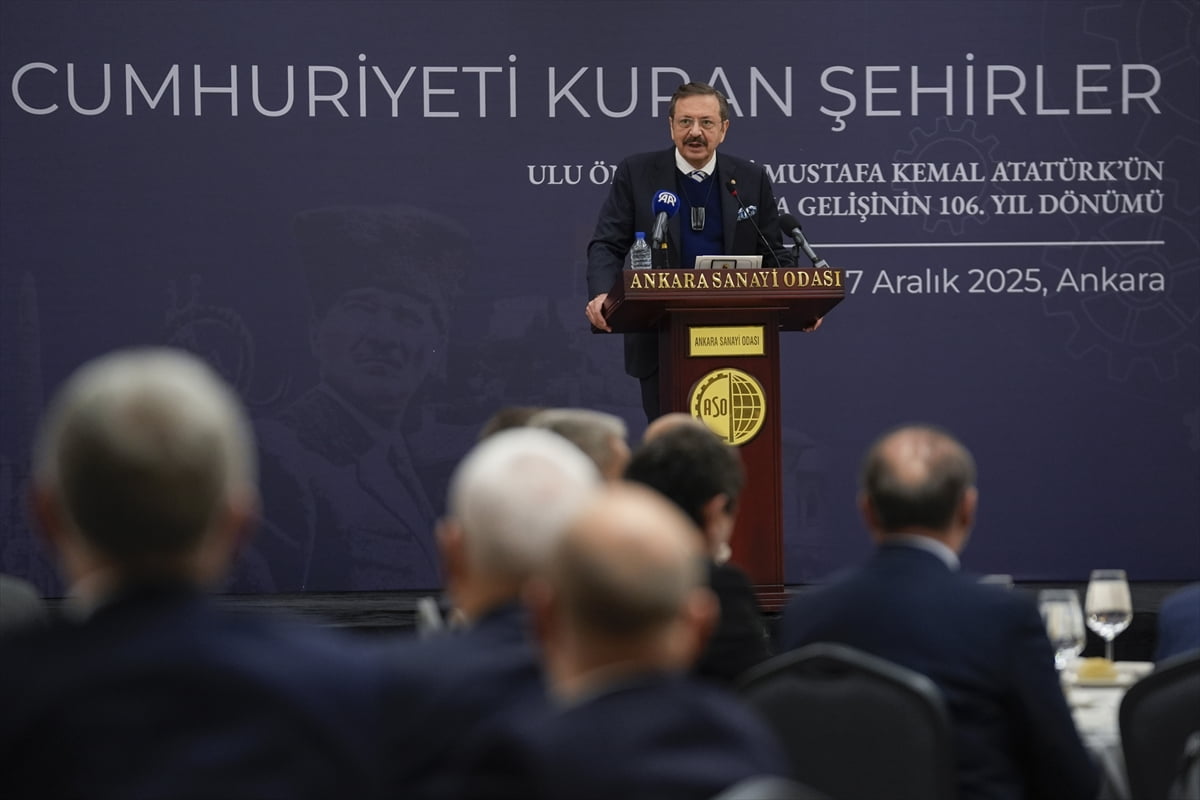 Türkiye Odalar ve Borsalar Birliği (TOBB) Başkanı Rifat Hisarcıklıoğlu, Ankara Sanayi Odası (ASO)...