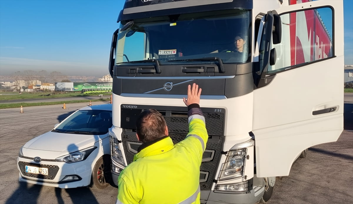 Uluslararası Nakliyeciler Derneği (UND) öncülüğünde, İstanbul Üniversitesi Sürekli Eğitim Merkezi...