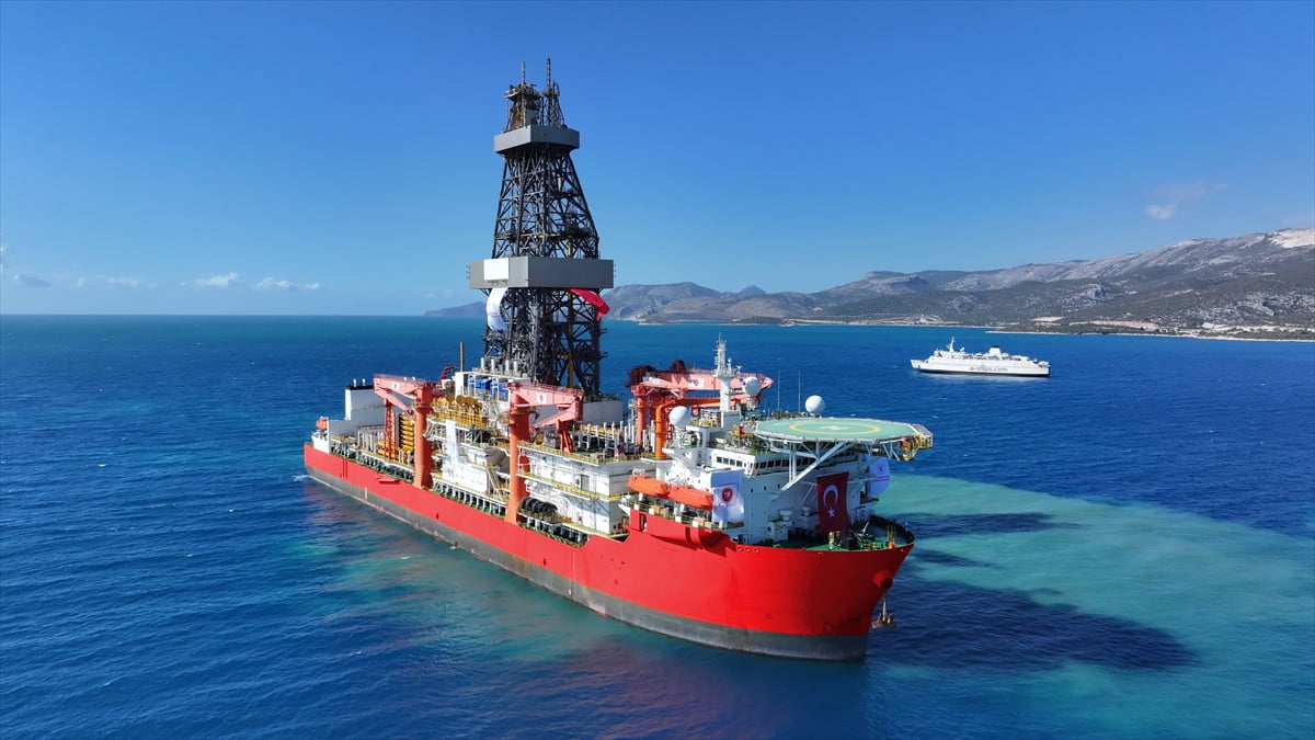 Türkiye'nin arama ve sondaj kabiliyetlerini güçlendirmek amacıyla enerji filosuna kattığı ikiz...