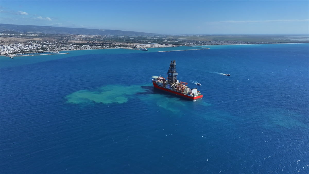 Türkiye'nin arama ve sondaj kabiliyetlerini güçlendirmek amacıyla enerji filosuna kattığı ikiz...