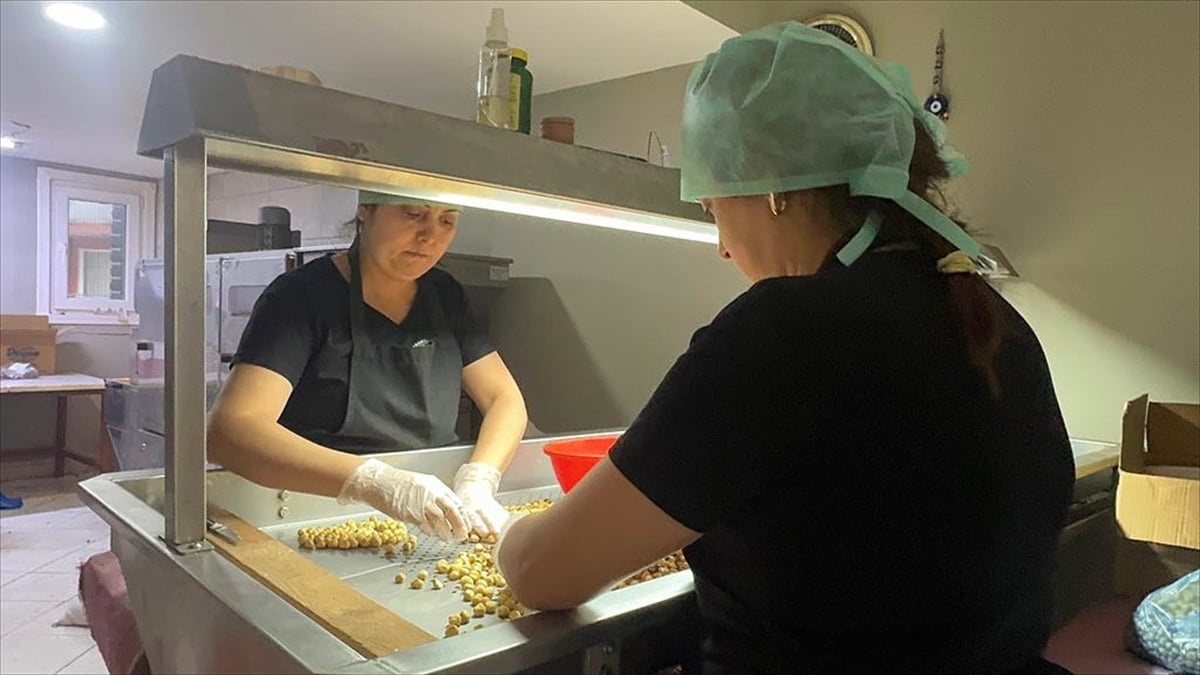 Giresunlu kadın girişimci Emel Çakır, KOSGEB'in Genç Girişimci Destek Programı sayesinde kurduğu...