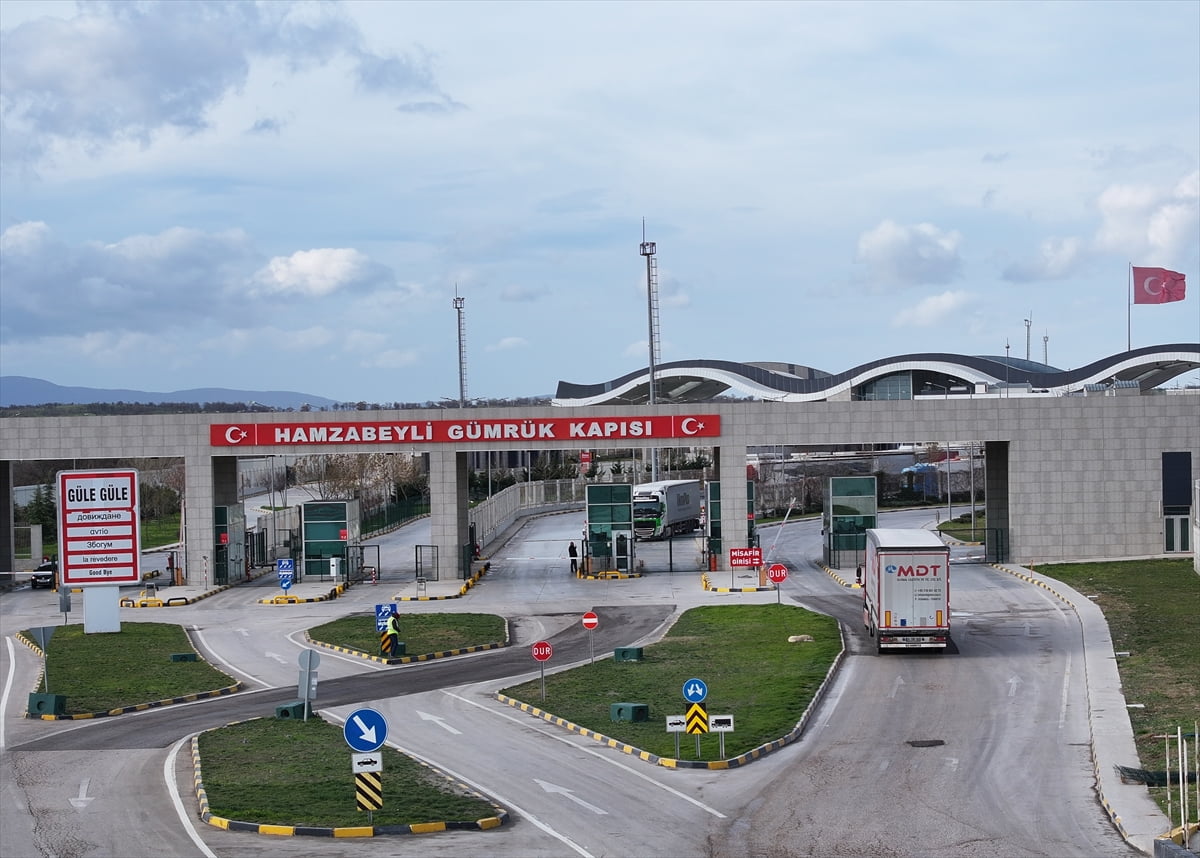 Türkiye'nin Avrupa'ya ihracat taşımalarında Kapıkule Sınır Kapısı ana geçiş noktası olma...
