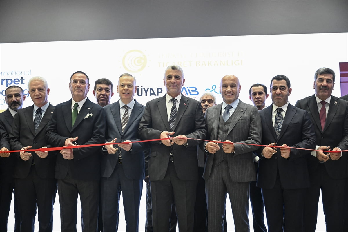 Ticaret Bakanı Ömer Bolat, İstanbul Halı İhracatçıları Birliği (İHİB) ile Güneydoğu Anadolu Halı...