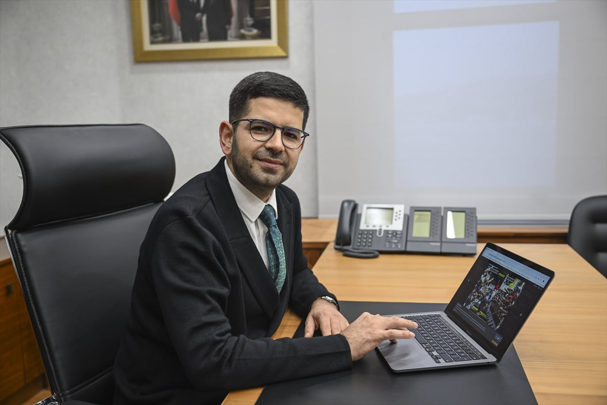 Cumhurbaşkanlığı Yatırım ve Finans Ofisi Başkanı Ahmet Burak Dağlıoğlu, Anadolu Ajansının (AA)...