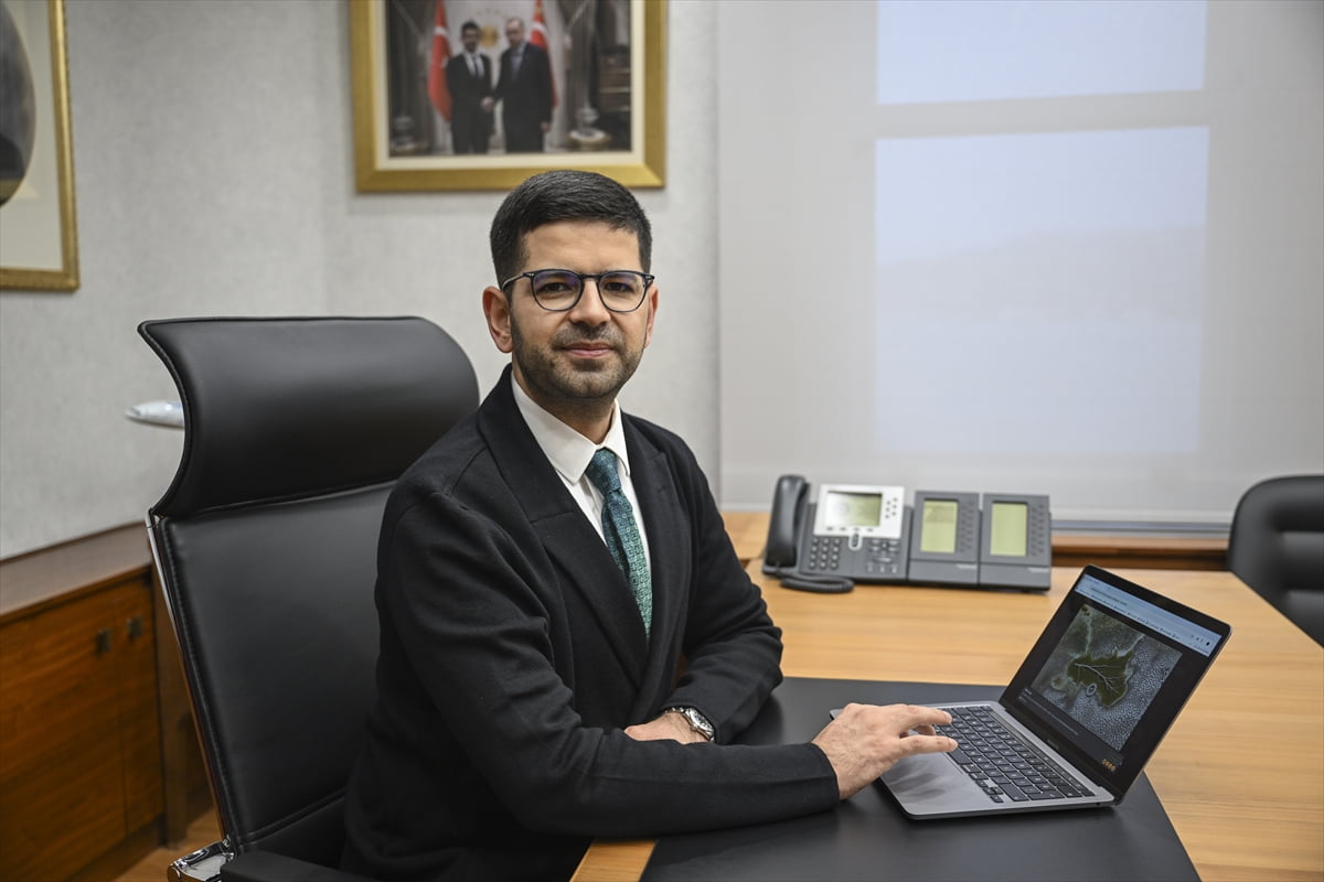 Cumhurbaşkanlığı Yatırım ve Finans Ofisi Başkanı Ahmet Burak Dağlıoğlu, Anadolu Ajansının (AA)...