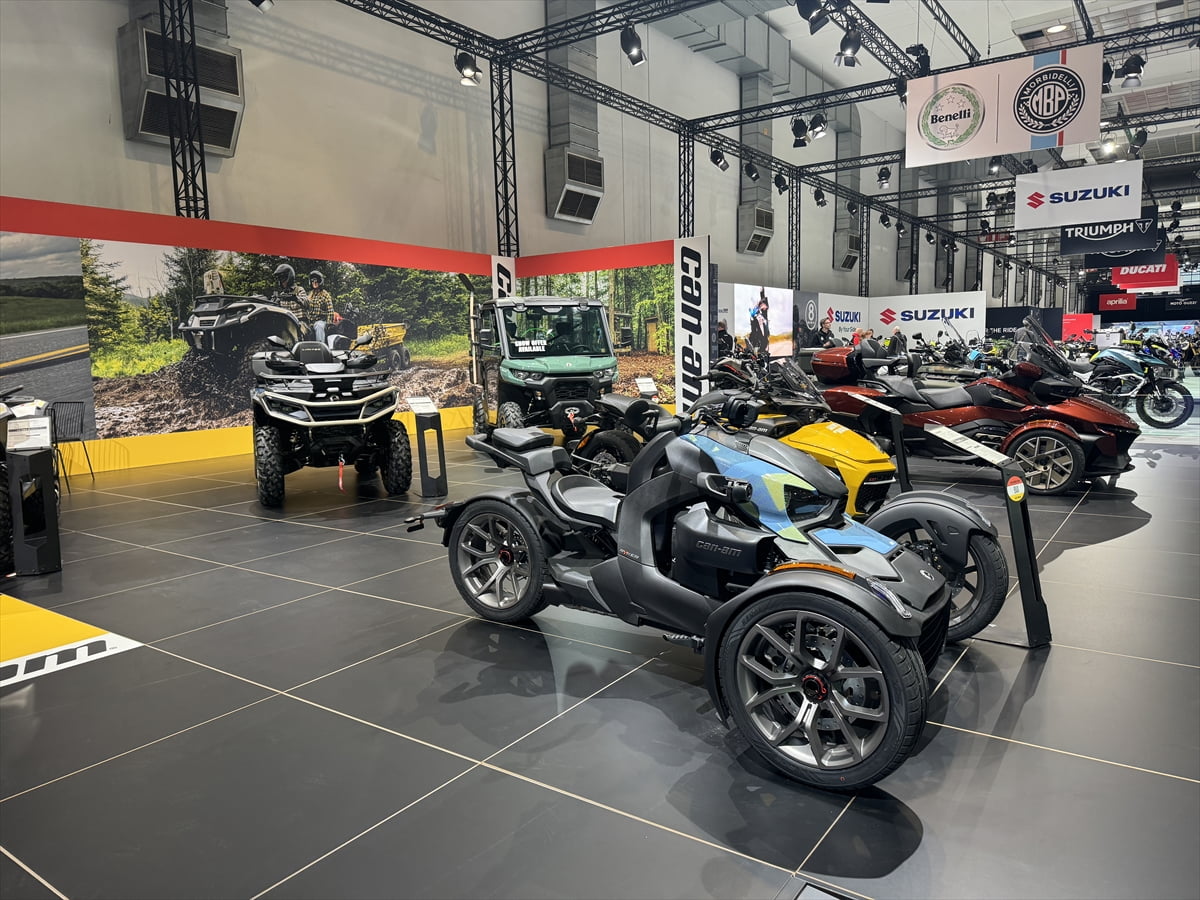 Belçika'nın başkenti Brüksel'de, 102'nci yılı kutlanan Brüksel Otomobil Fuarı ziyarete açıldı....