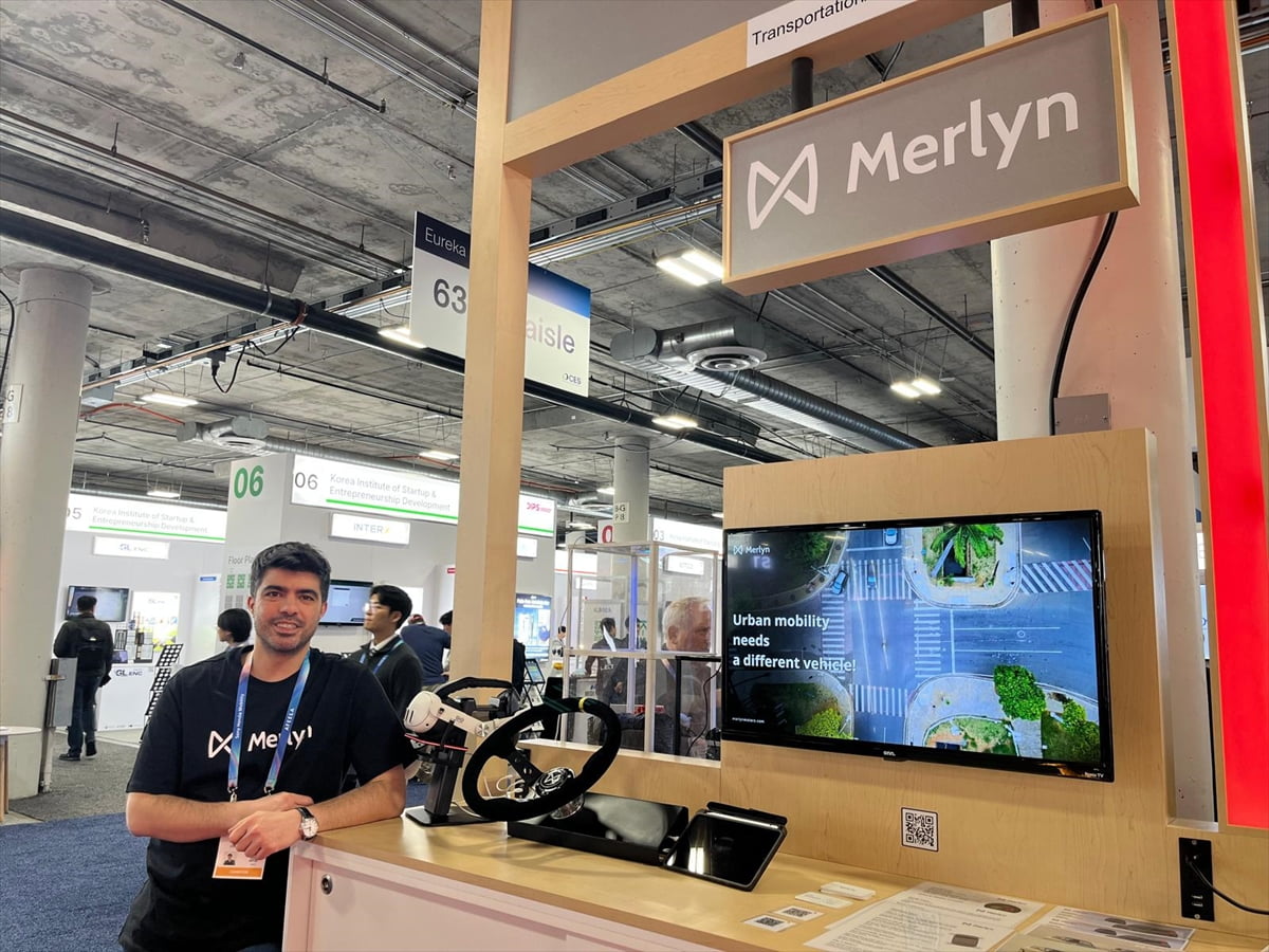 Geliştirdiği çıkarılabilir bataryalı elektrikli mikro otomobilini küresel vitrine çıkaran Türk...