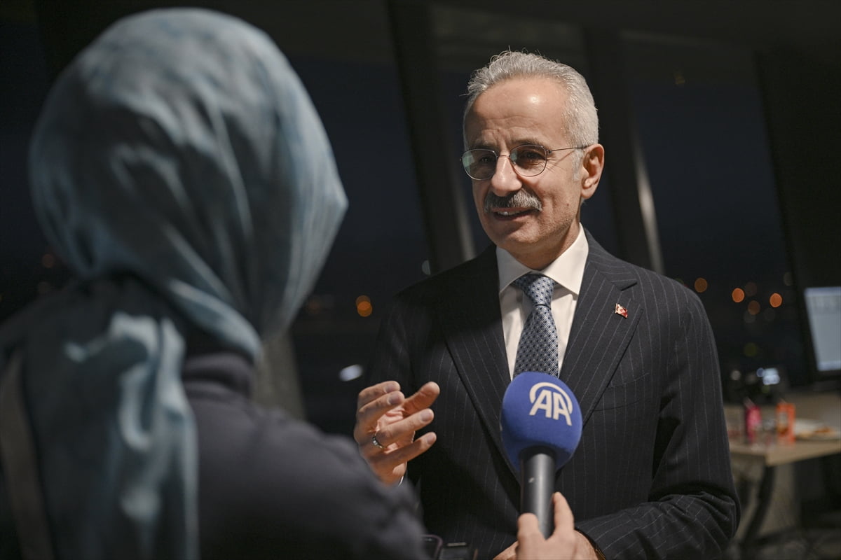 Ulaştırma ve Altyapı Bakanı Abdulkadir Uraloğlu, Ankara Esenboğa Havalimanı'nda düzenlenen program...