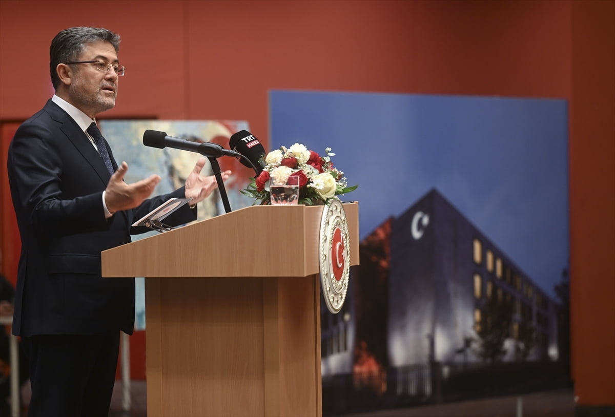 Her yıl Uluslararası Yeşil Hafta Fuarı kapsamında düzenlenen Dünya Gıda ve Tarım Forumu'nun en...