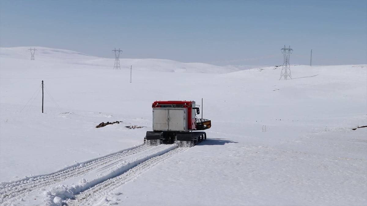 Enerji ve Tabii Kaynaklar Bakanı Alparslan Bayraktar, Türkiye'nin enerji omurgasını oluşturan...