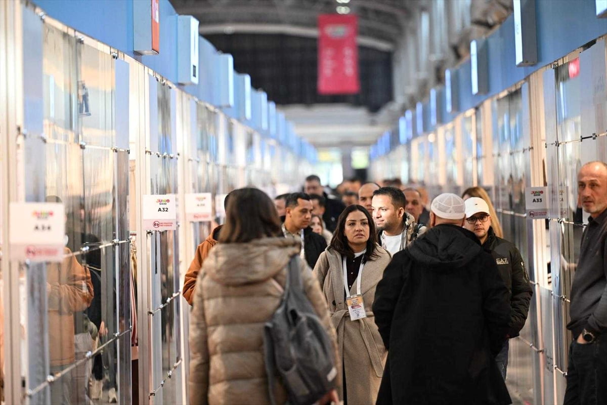 Bursa Uluslararası Bebe, Çocuk Hazır Giyim ve Çocuk İhtiyaçları Fuarı (Junioshow) başladı. Merinos...