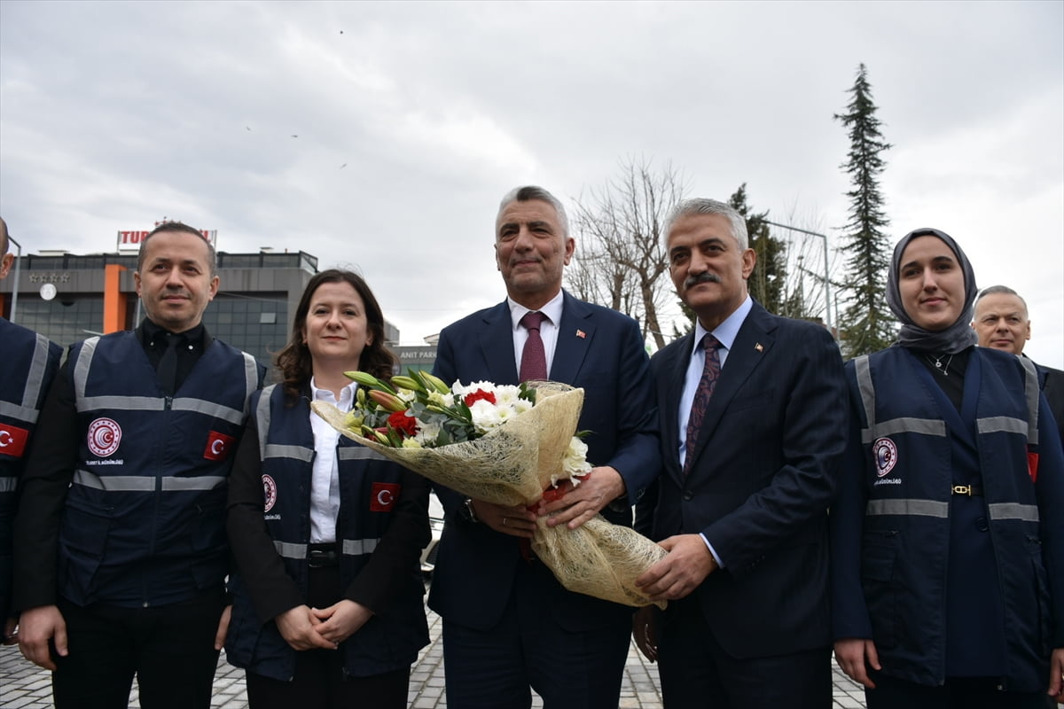 Ticaret Bakanı Ömer Bolat, Düzce Valiliğini ziyaret etti.