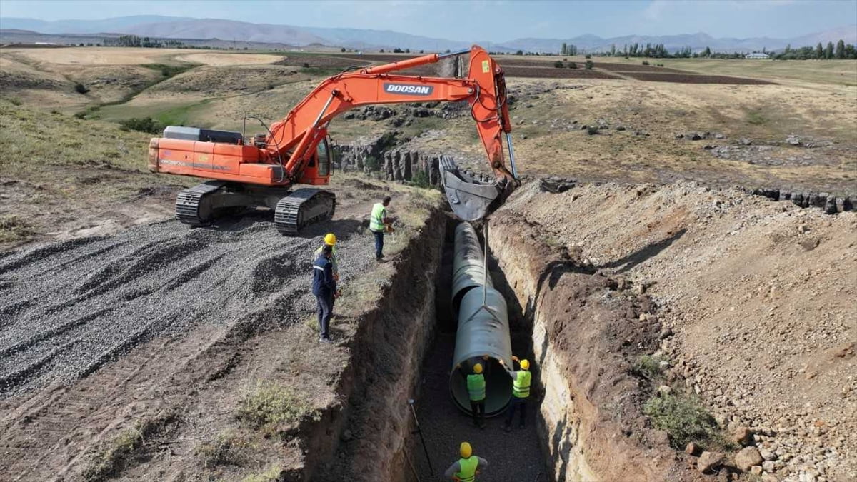Erzurum'da inşa edilen Uzundere Barajı ve İspir Madenköprü Barajı ile toplam 1 milyon 546 bin...