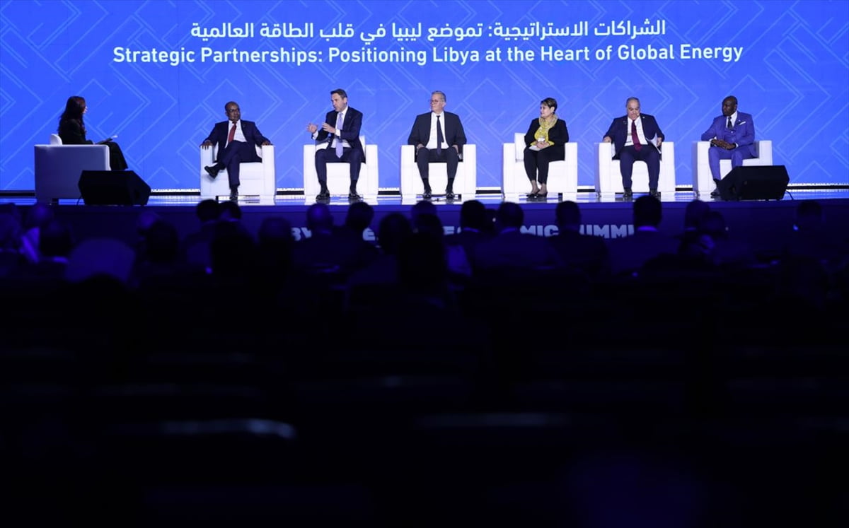 Enerji ve Tabii Kaynaklar Bakanı Alparslan Bayraktar, Libya'nın başkenti Trablus'ta düzenlenen...