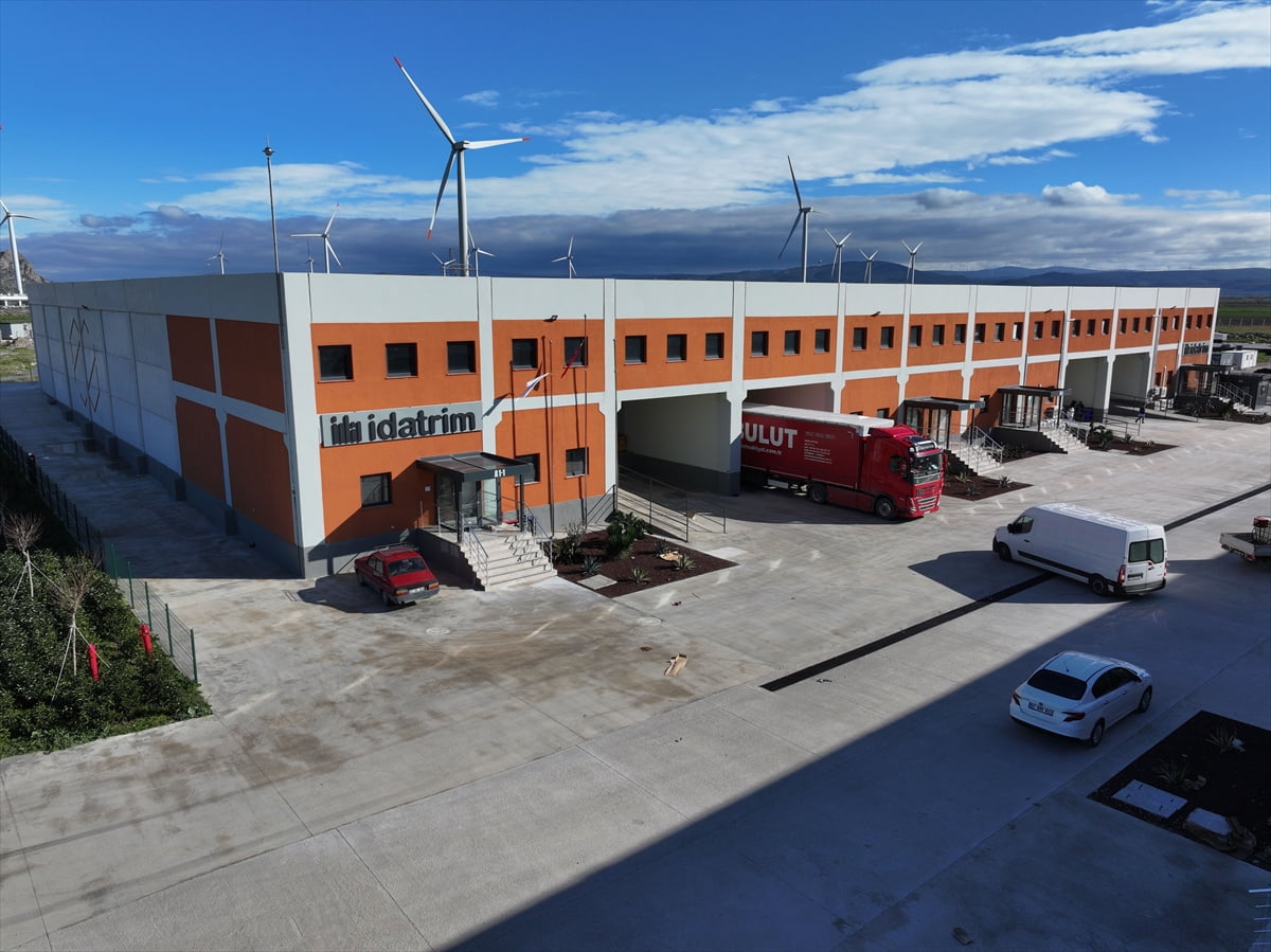 İzmir'in kuzeyinde 2024 yılında kurulan ve konumuyla yatırımcısına lojistik avantaj sunan Batı...