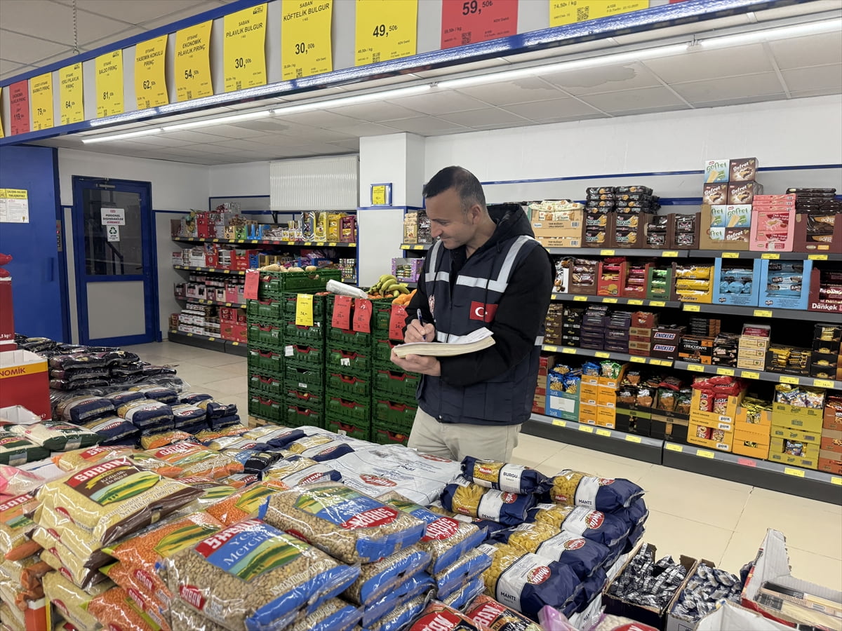 Tunceli'de ramazan ayı öncesi fahiş fiyat artışlarının önüne geçilmesi amacıyla Ticaret İl...