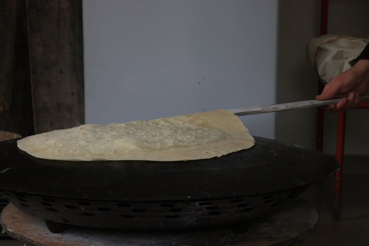 Bursa'nın Nilüfer ilçesine bağlı kırsal Atlas Mahallesi'nde kadınlar, annelerinden öğrendikleriyle...