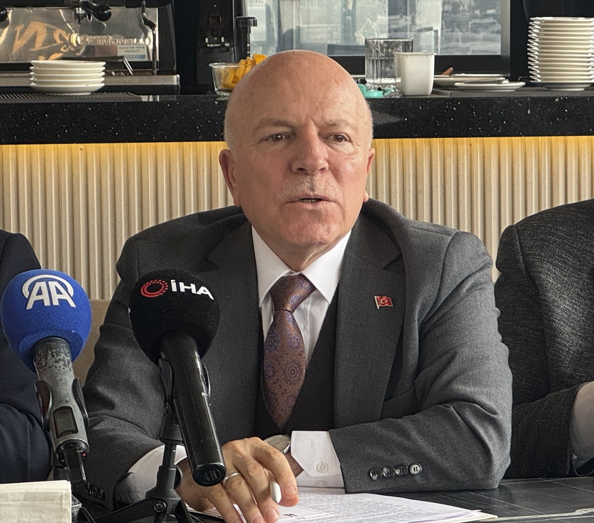 Erzurum'da kırmızı et sektörünün sorunlarına ilişkin istişare toplantısı düzenlendi. AK Parti...