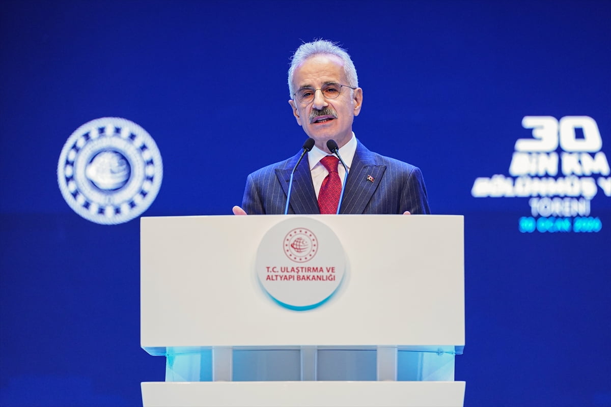 Ulaştırma ve Altyapı Bakanı Abdulkadir Uraloğlu, İstanbul Haliç Kongre Merkezi'nde...