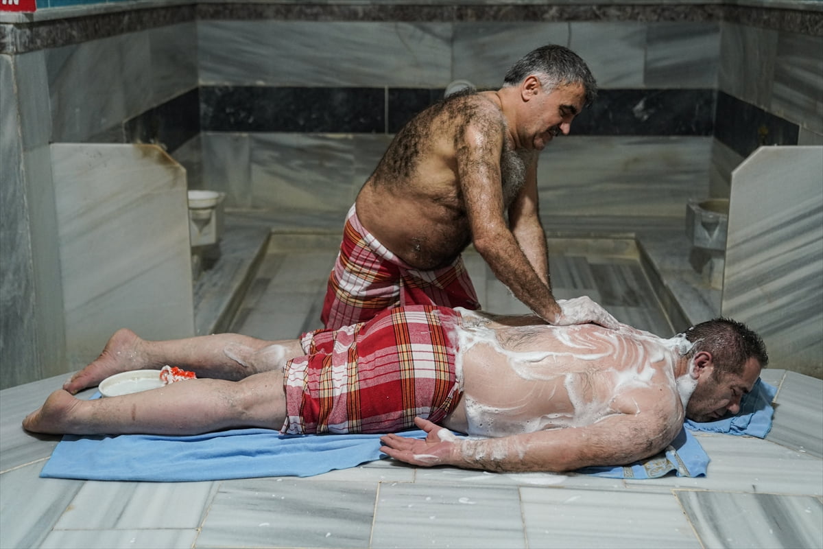 Türk hamamları son yıllarda İstanbul ekonomisine katkısını artırarak sektöre olumlu...