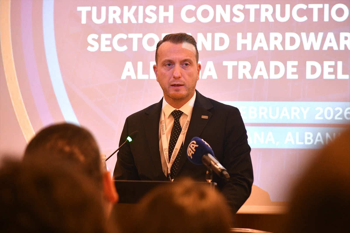 İnşaat ve maden sektörlerinden Türk ve Arnavut iş insanları, Arnavutluk'un başkenti Tiran'da bir...