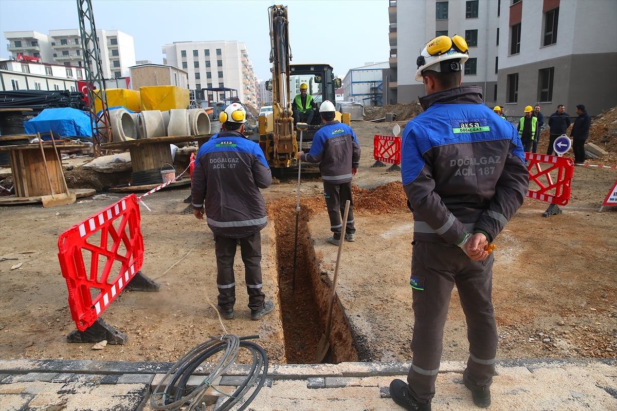 Hatay'da 6 Şubat 2023'teki depremlerin ardından yapılan 1000 kilometrelik yeni dağıtım şebekesi...