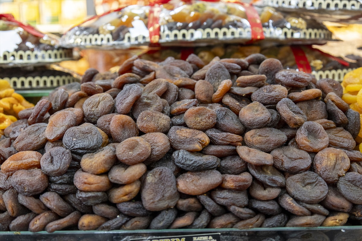 Dünya kuru kayısı üretiminin büyük kısmının yapıldığı ve geçen yıl yaşanan zirai dondan etkilenen...