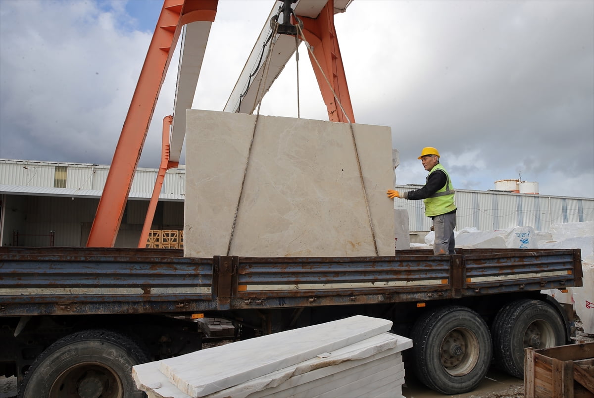 Muğla'nın Yatağan ilçesinde Cumhurbaşkanı Recep Tayyip Erdoğan'ın onayıyla yer tahsisi yapılan...