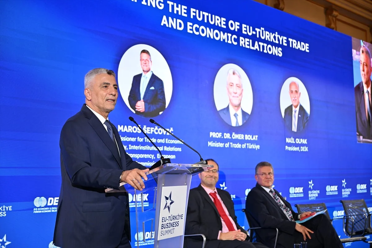 Ticaret Bakanı Ömer Bolat, Brüksel’de Egmeont Sarayında düzenlenen “AB-Türkiye İş Zirvesi”nde...