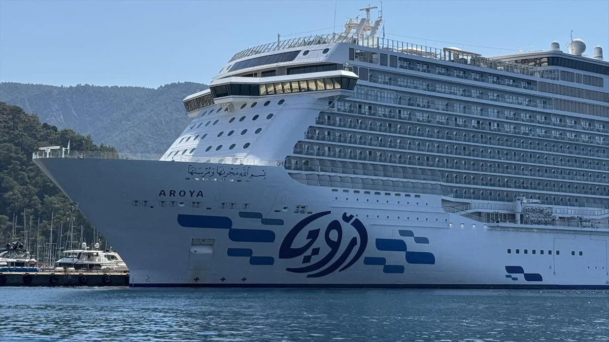 Malta bayraklı kruvaziyer "Aroya" ile Muğla'nın Marmaris ilçesine 2 bin 667 turist geldi. İstanbul...
