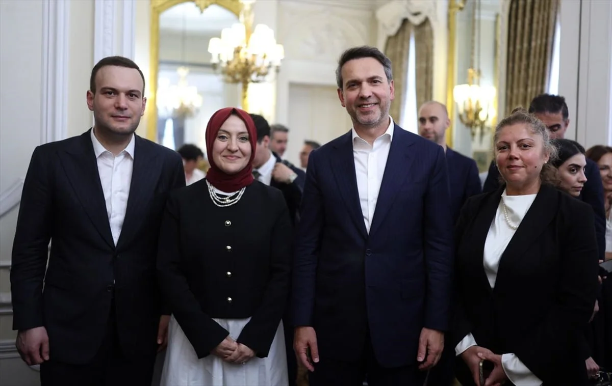 Enerji ve Tabii Kaynaklar Bakanı Alparslan Bayraktar, Londra İklim Eylemi Haftası kapsamındaki...