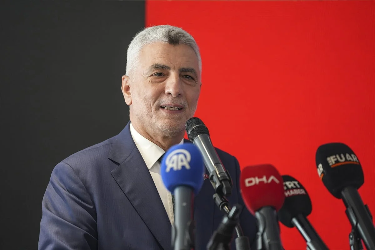 Ticaret Bakanı Ömer Bolat, Merter Sanayici ve İşadamları Derneği (MESİAD) tarafından Güngören'de...